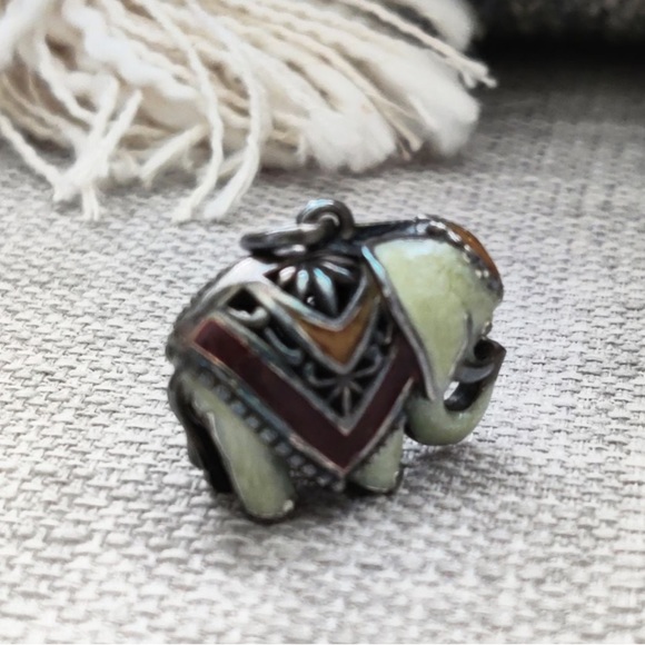 Marcasite Elephant Pendant Thai Elephant Charm - Picture 4 of 6